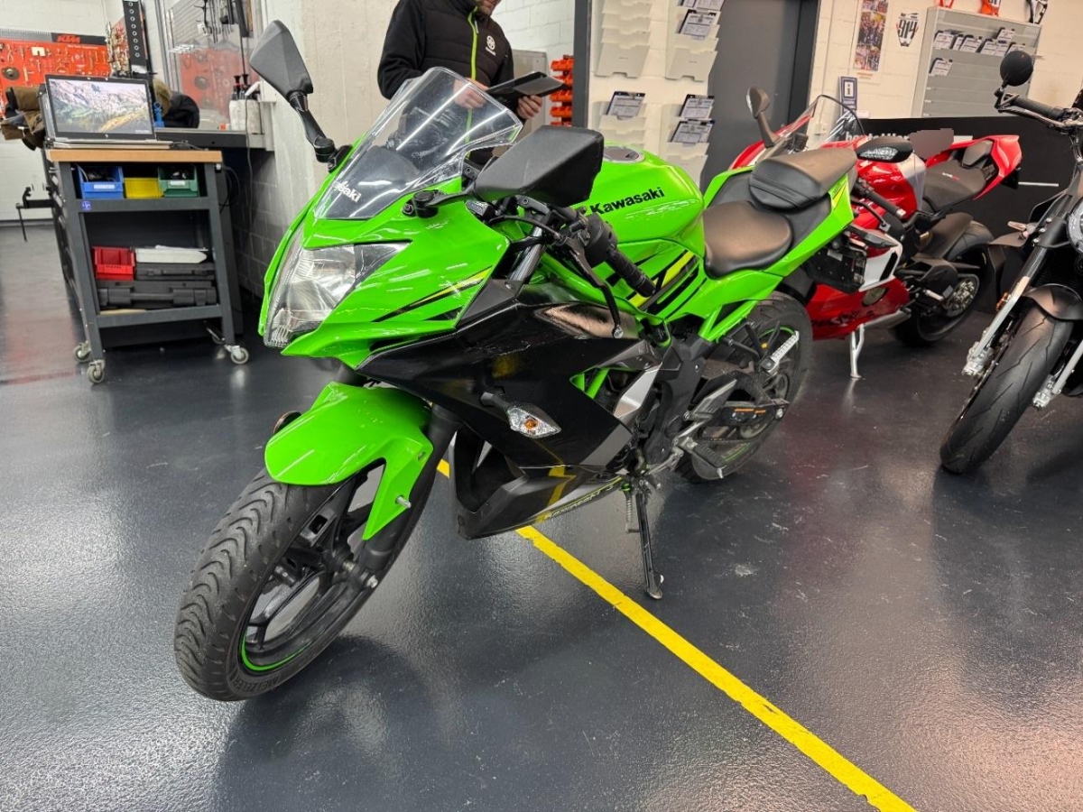 293様 5点 KAWASAKI Ninja 125ABS, 15 PS | Import aut, ogłoszenia