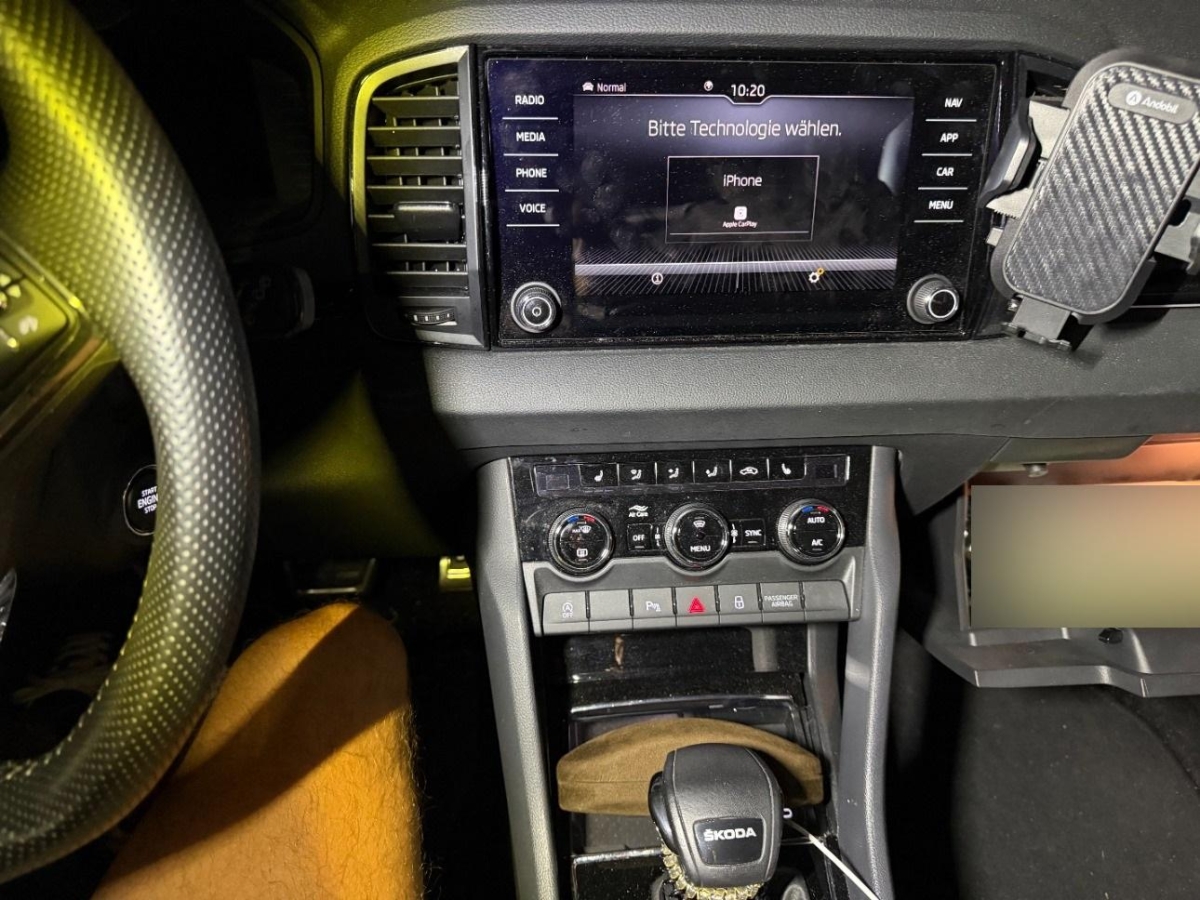 T9