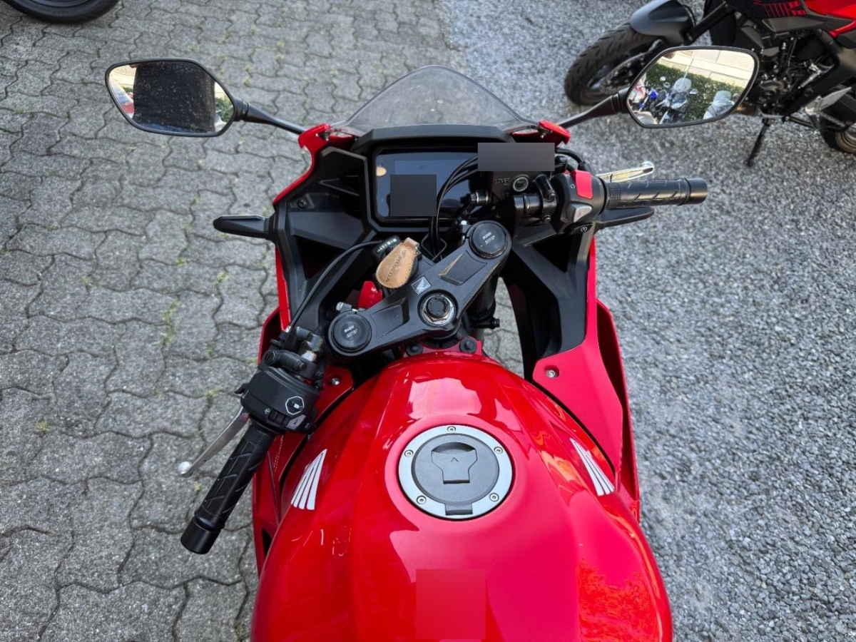 T9