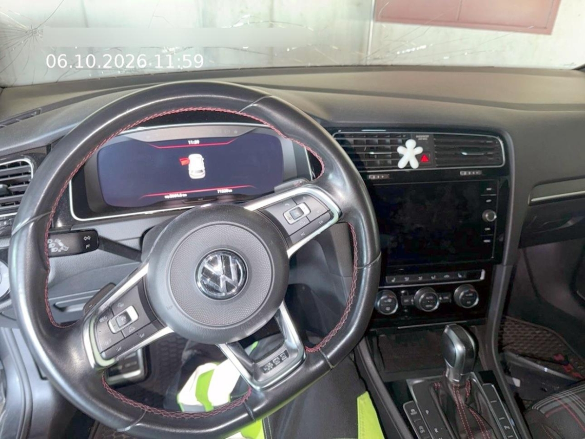T9